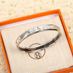Hermes bracelet for women